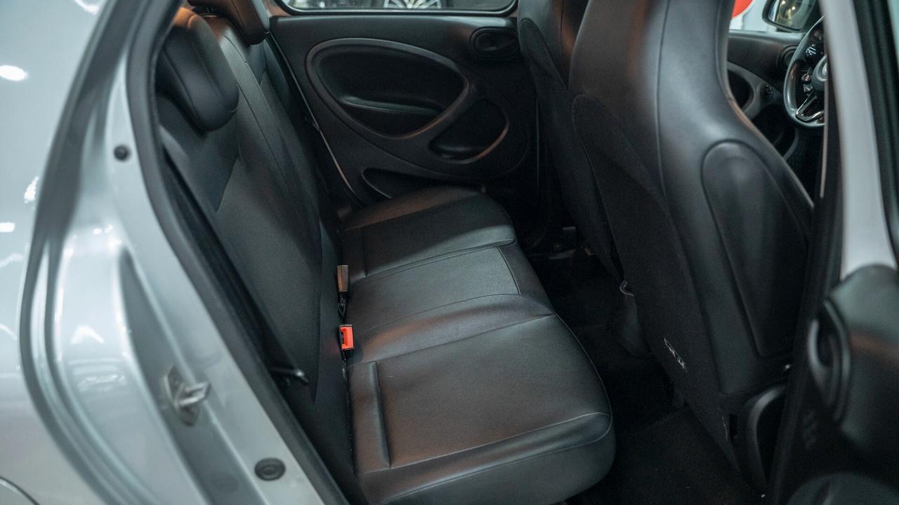 Smart ForFour 1.0 YOUNGSTER 71 CV TWINAMIC AUTO NAVI PELLE FULL