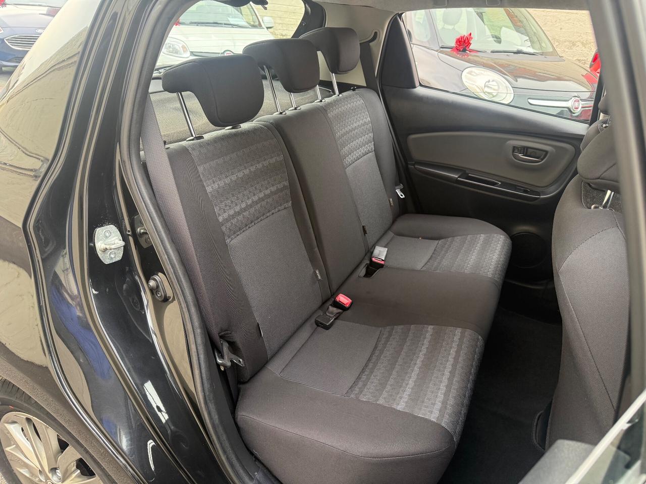 Toyota Yaris 1.0benzina 5porte LOUNGE - 2017