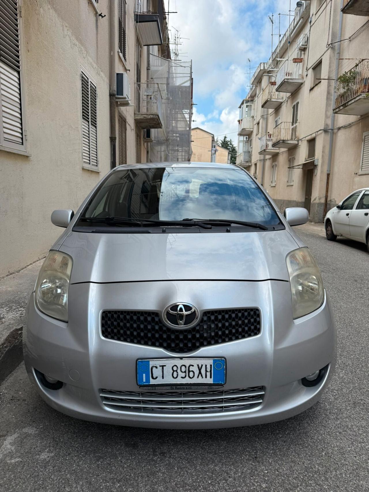 Toyota Yaris 1.3 5 porte Luna