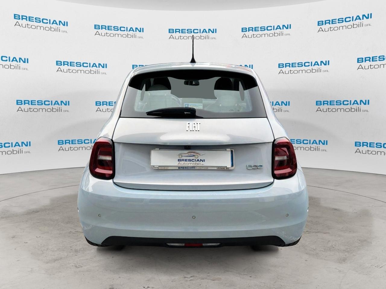 Fiat 500E Berlina 42 kWh La Prima
