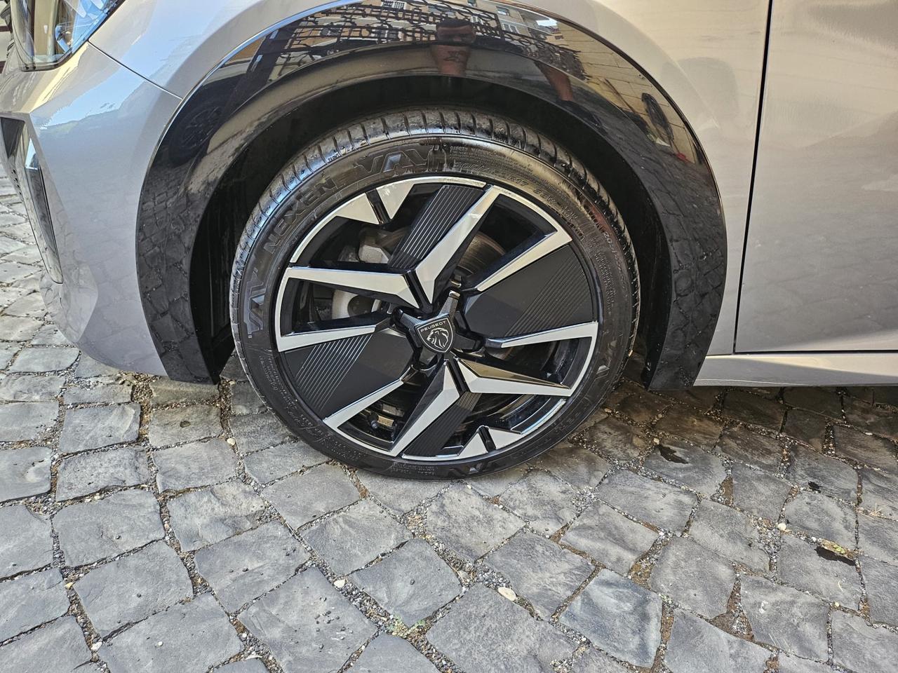 Peugeot 208 Hybrid 145 e-DCS6 GT