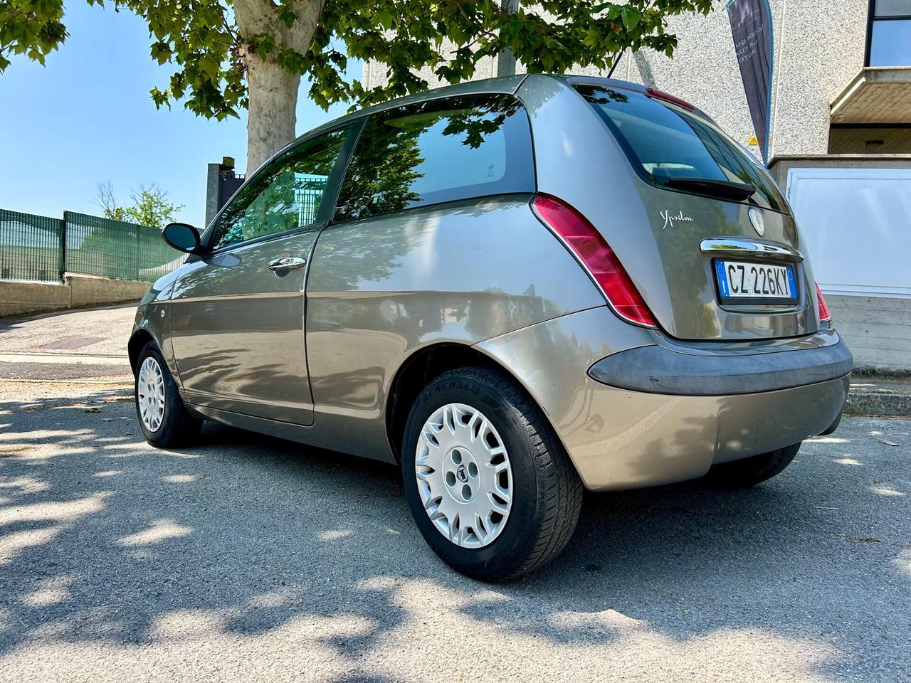 Lancia Ypsilon 1.2 Oro berlina 2 volumi - APPENA TAGLIANDATA - OK NEOPATENTATI