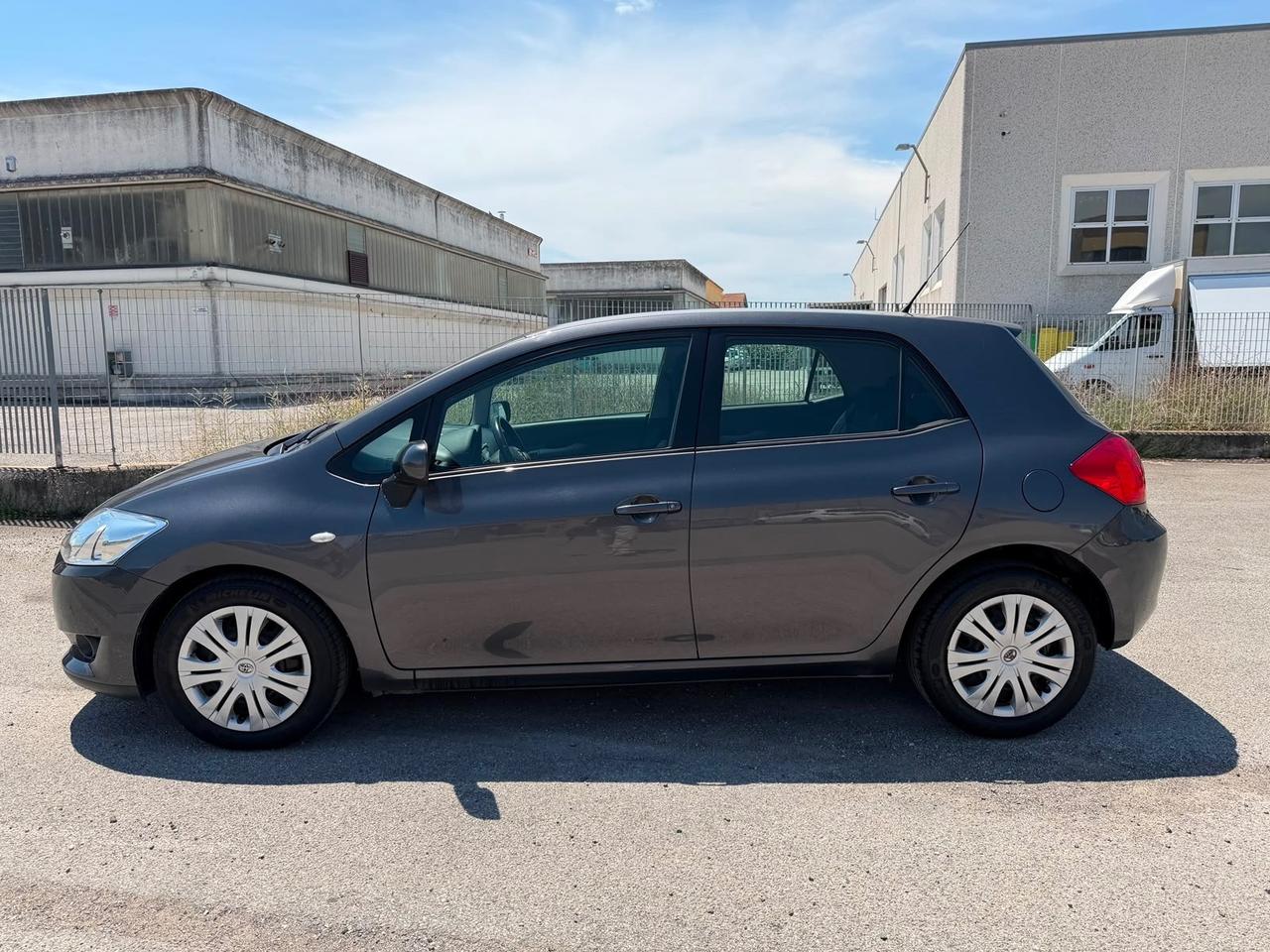 Toyota Auris D-4D Sol