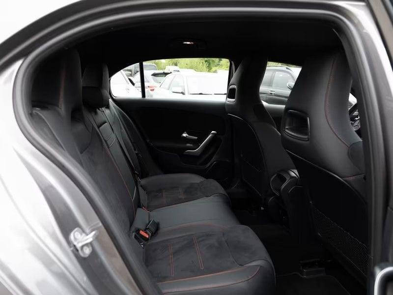 Mercedes-Benz Classe A A 180 AMG Line Advanced Camera 18" Winter Pack
