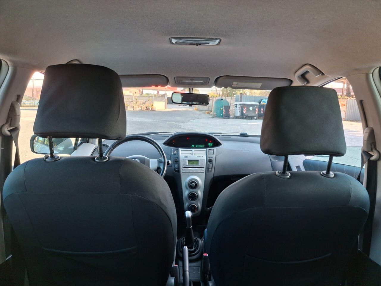 Toyota Yaris 1.3 Benzina-5 Porte-OK NEOPATENTATI.