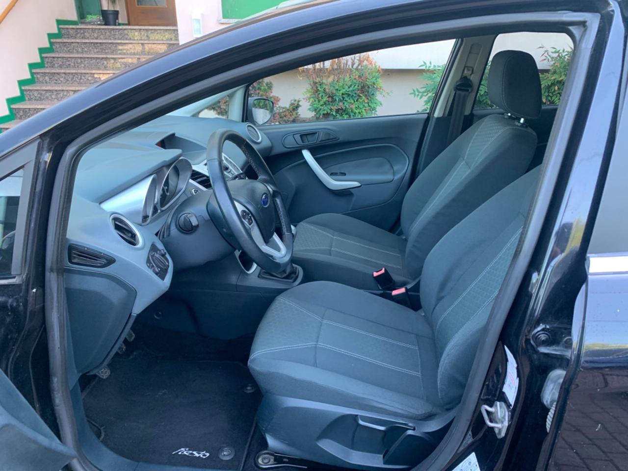 Ford Fiesta 1.4 TDCi 70CV 5 porte Titanium