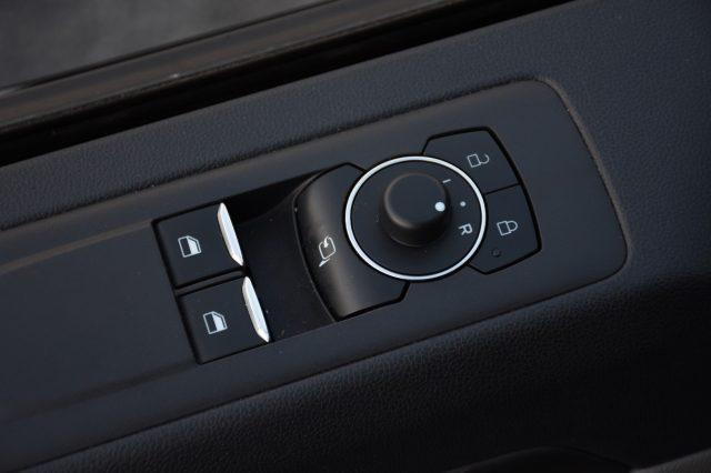 FORD Tourneo Custom 320 2.0 EcoBlue 150CV PL Titanium *9 POSTI*