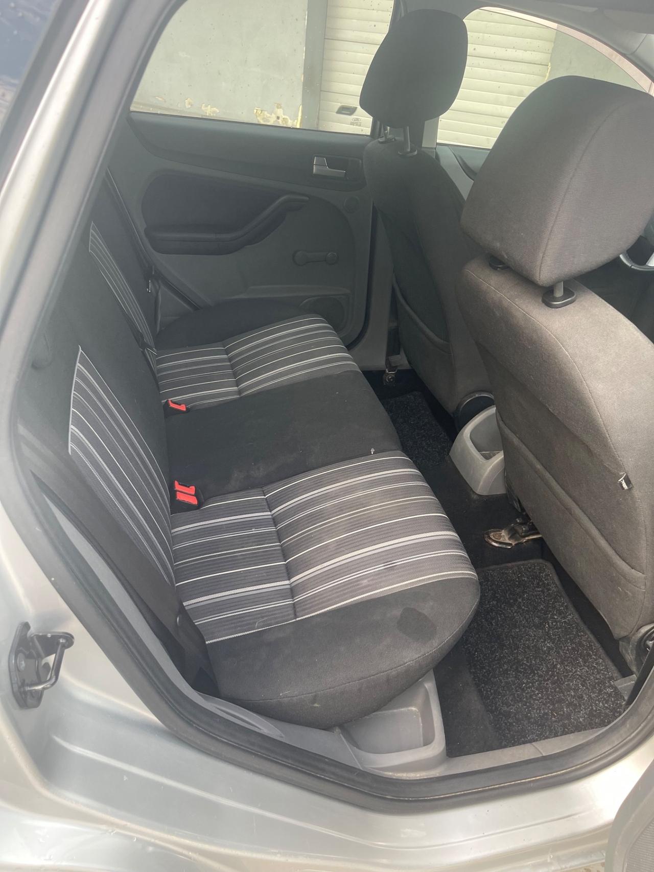 Ford Focus 1.6 105 CV SOLO 100 MILA KM