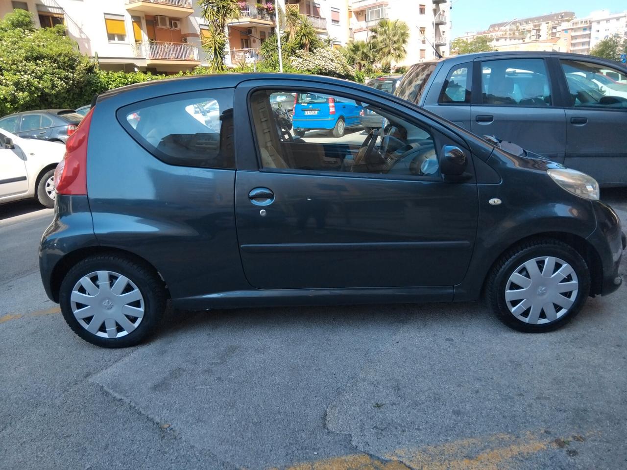 PEUGEOT 107 998CC CLIMA RADIO 50KW