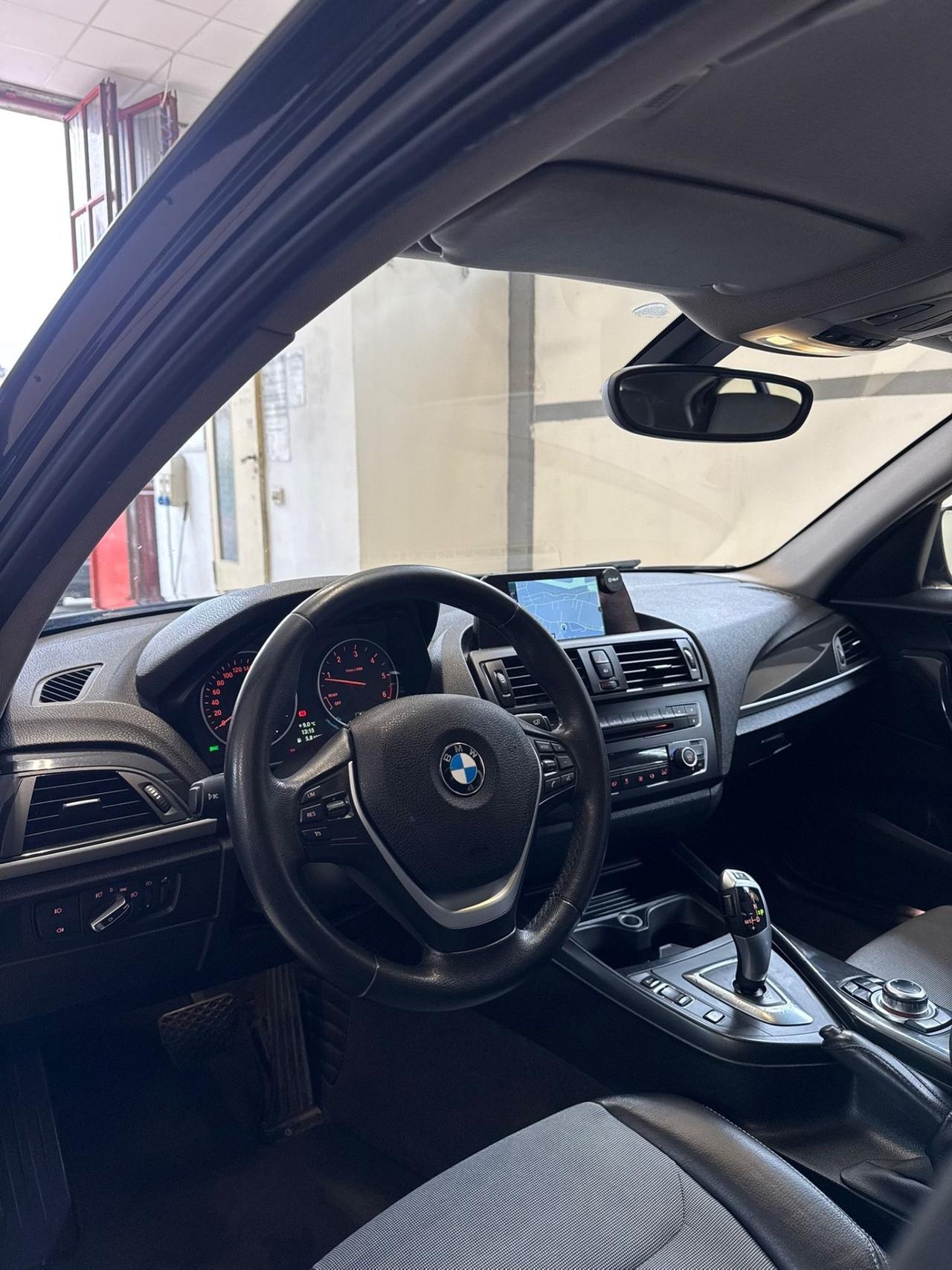 Bmw 118 116d 5p. Urban