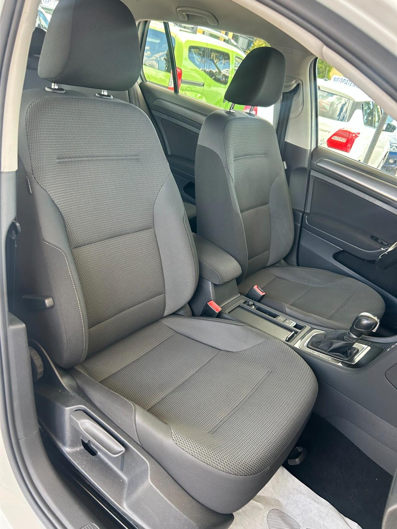 " DA VETRINA " Volkswagen Golf 1.6 TDI 115CV DSG 5p. Business