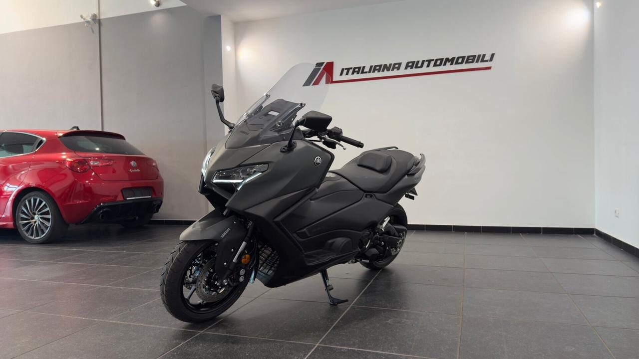 Yamaha T Max 560
