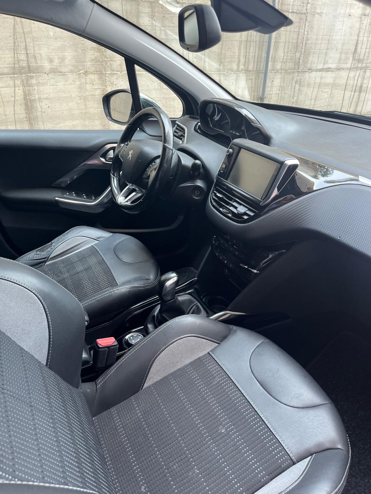 Peugeot 2008 BlueHDi 100 Allure