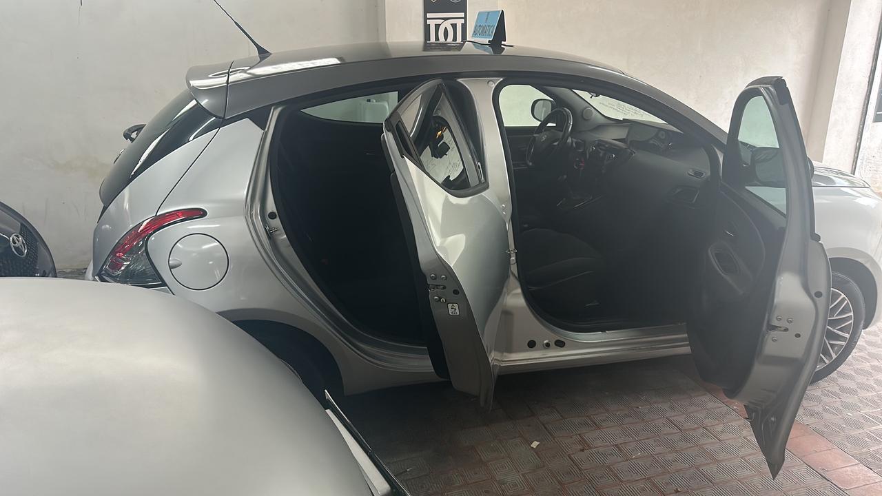 Lancia Ypsilon AUTOMATICA /RATE / FINANZIAMENTI/ BONUS