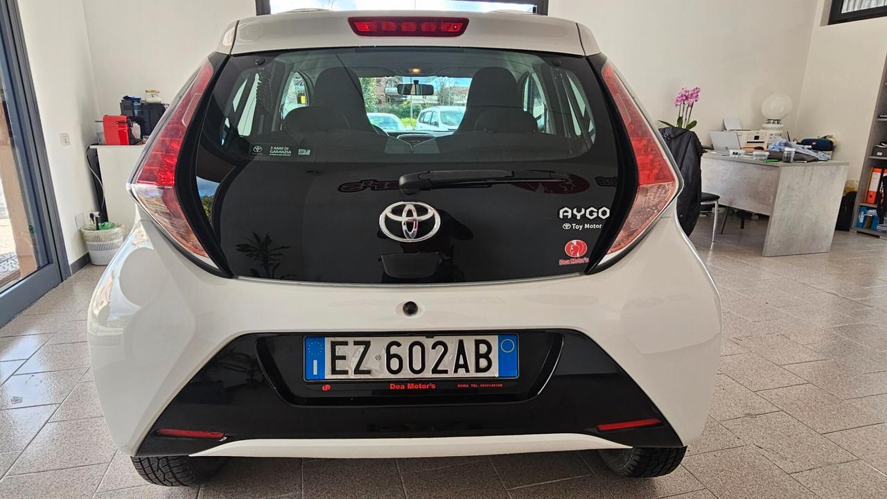 Toyota Aygo 1.0 VVT-i 69 CV 5 porte X-CITE