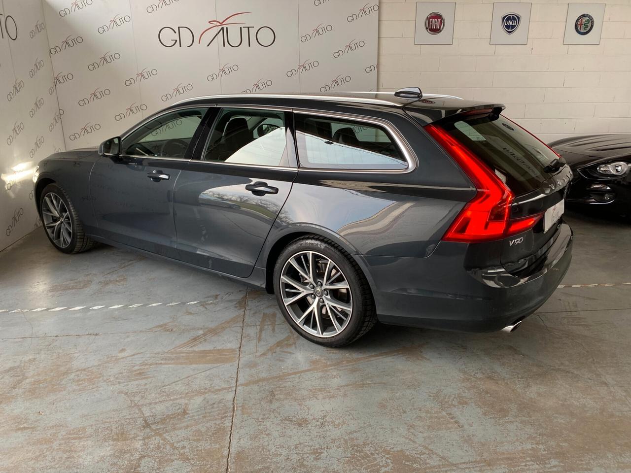 Volvo V90 D5 AWD Geartronic Momentum