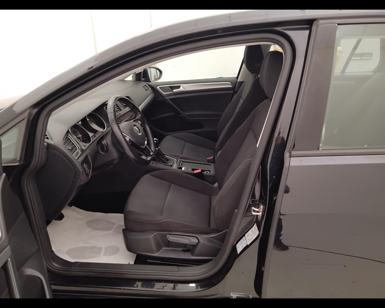 VOLKSWAGEN Golf VII 2017 5p - Golf 5p 1.6 tdi Trendline 90cv