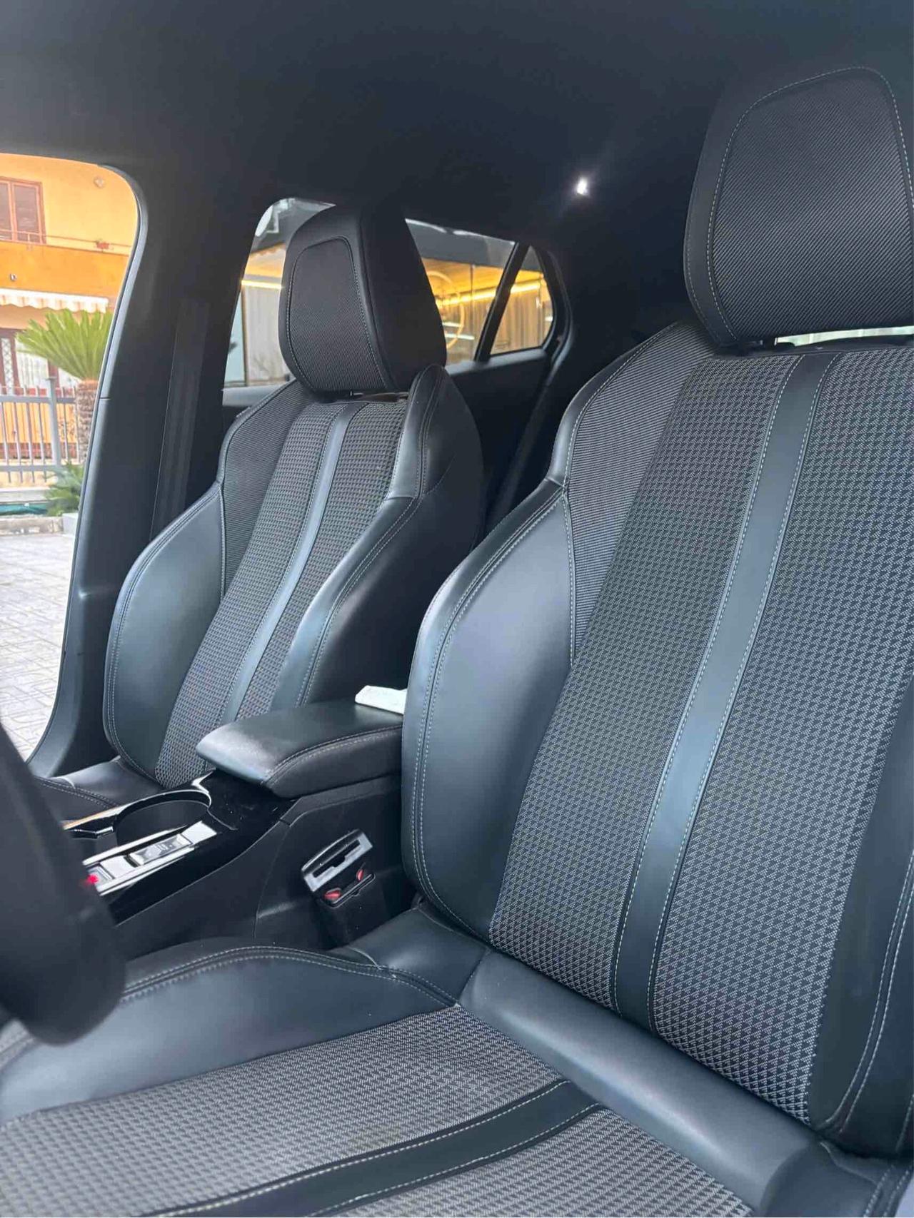 Peugeot 2008 PureTech 130 S&S EAT8 GT