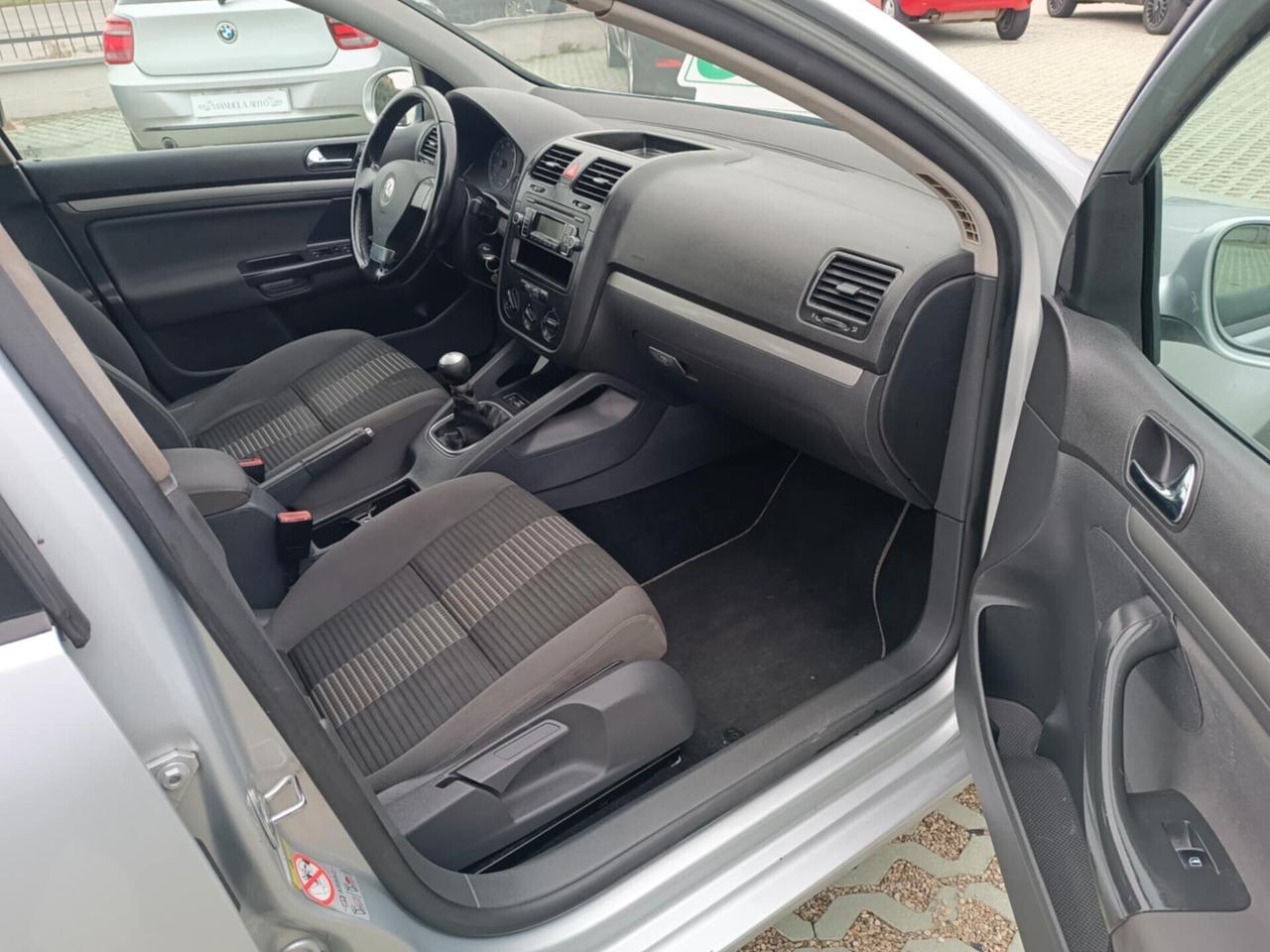 Volkswagen Golf 5 1.6 GPL 5p.
