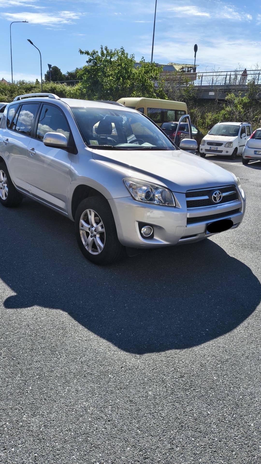 Toyota RAV 4 RAV4 Crossover 2.2 D-4D 150 CV DPF Luxury