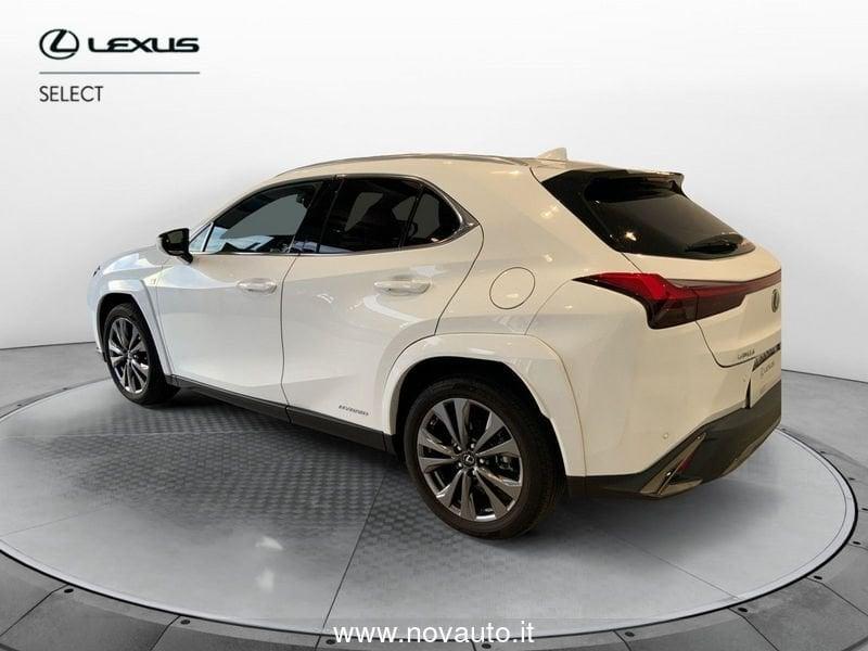 Lexus UX Hybrid 4WD F Sport