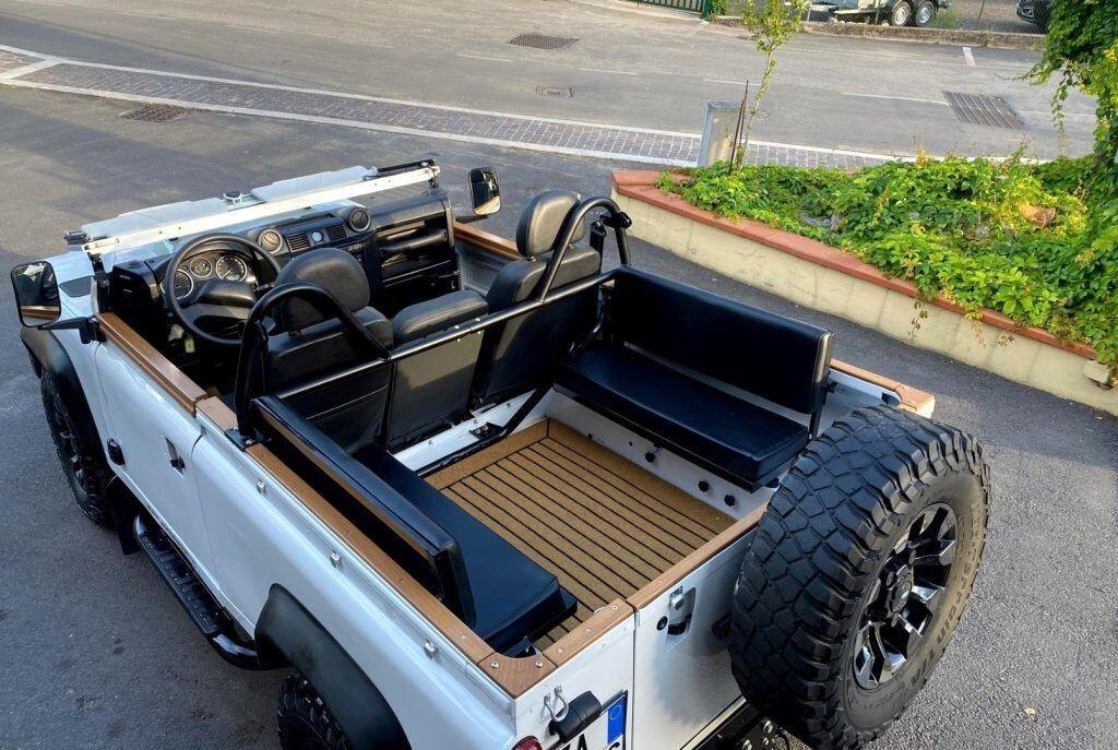 LAND ROVER Defender 90 2.2 TD4 Station Wagon