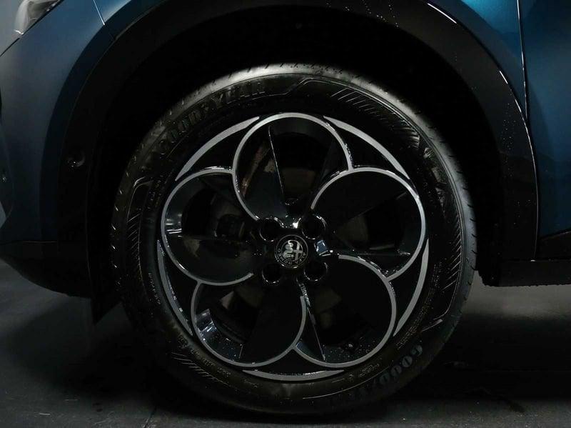 Alfa Romeo Junior HYBRID Q4 145cv