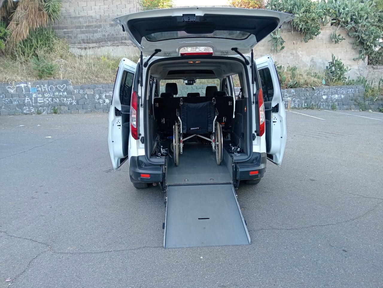 Ford Transit Connect Pianale ribassato con rampa disabili carrozzina