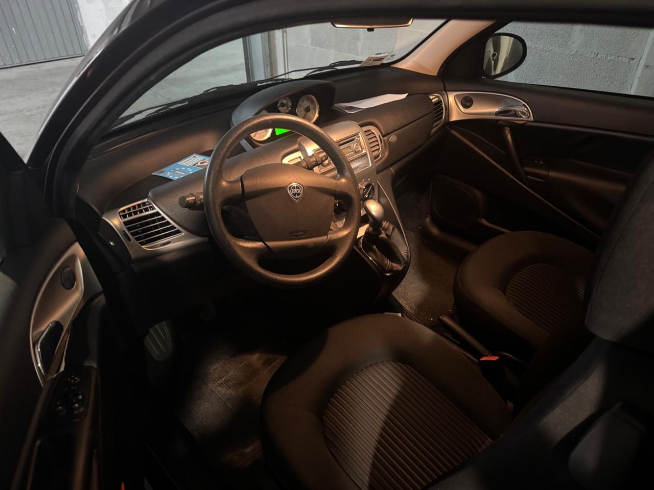 Lancia Ypsilon 1.2 69 CV Platinum introvabile