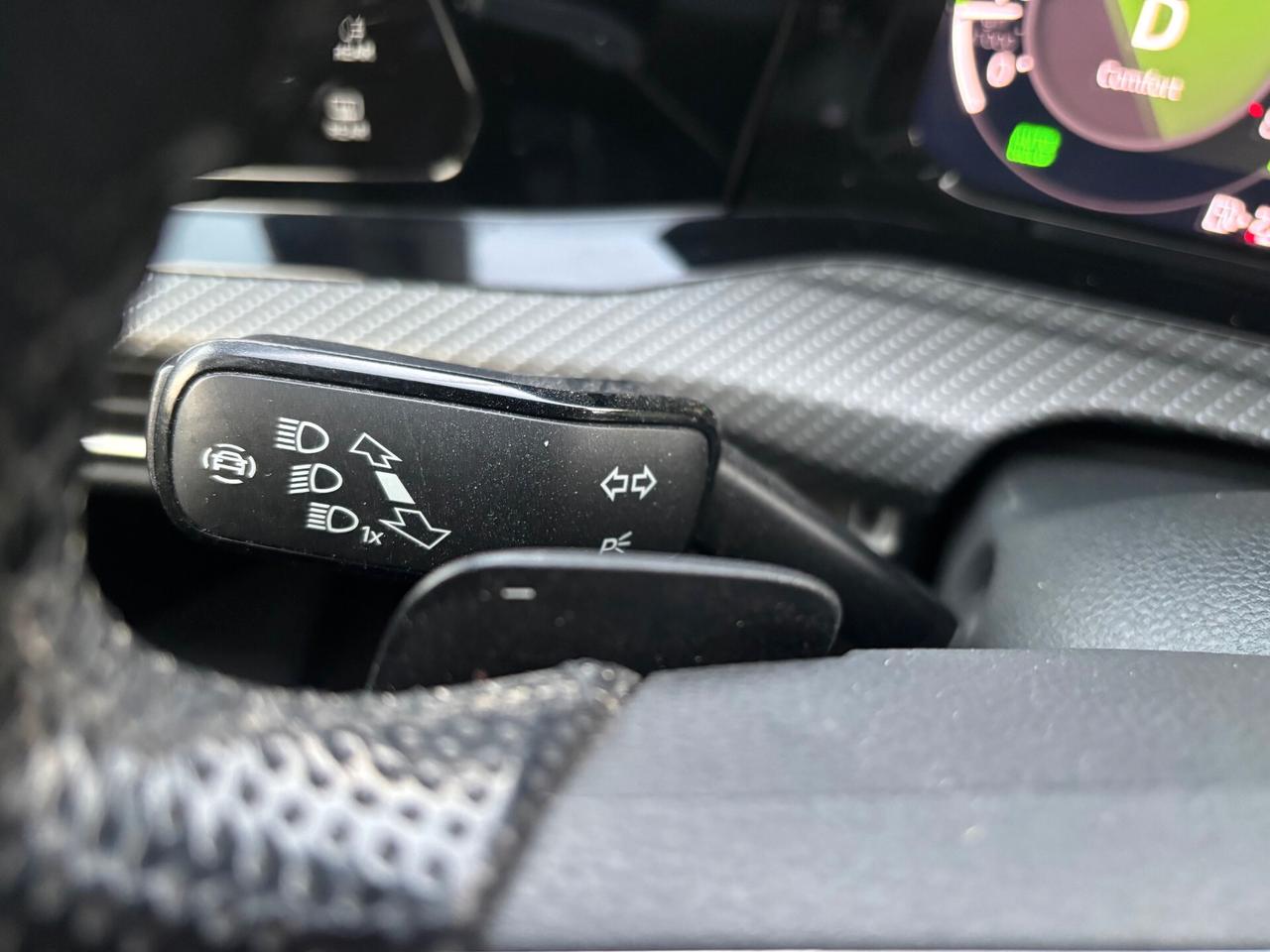 Volkswagen Golf 1.5 eTSI 130 CV EVO ACT DSG R-Line