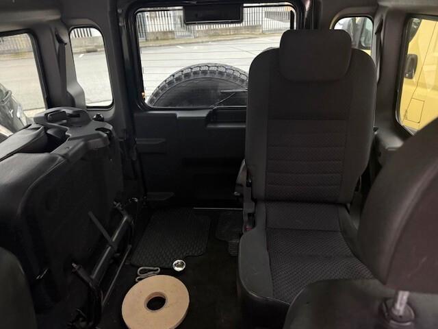 Land Rover Defender 90 2.4 TD4 Station Wagon E