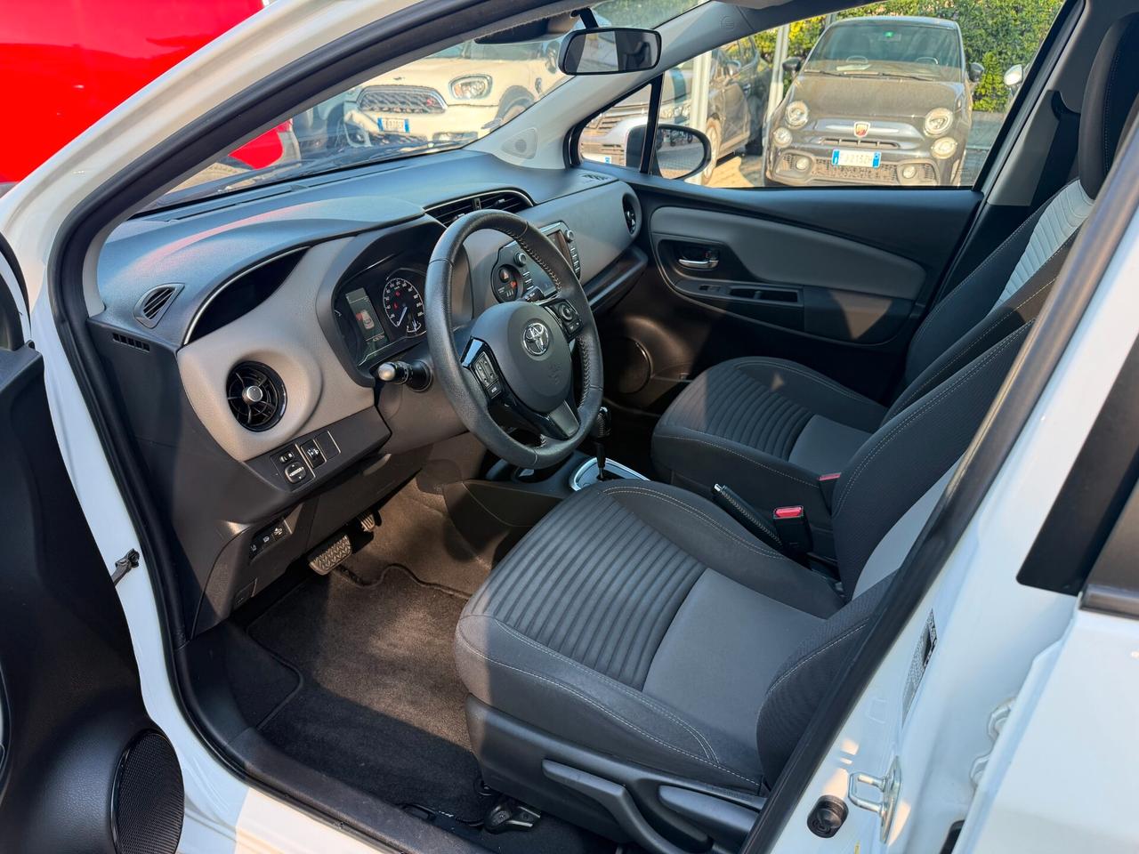 Toyota Yaris 1.5 Hybrid 5 porte Business