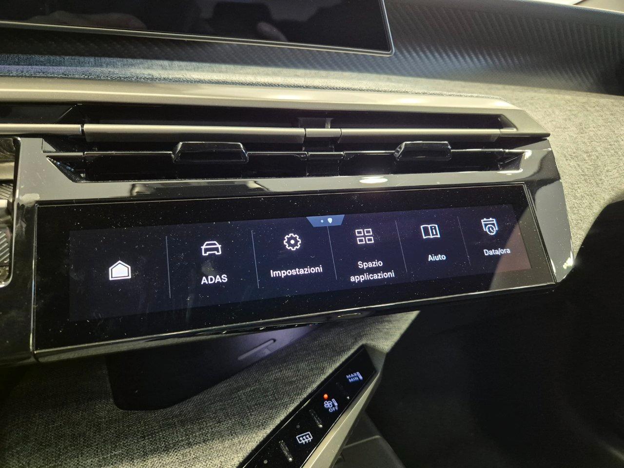 PEUGEOT 3008 Hybrid 145 e-DCS6 Panoramic Pack IN PROMO