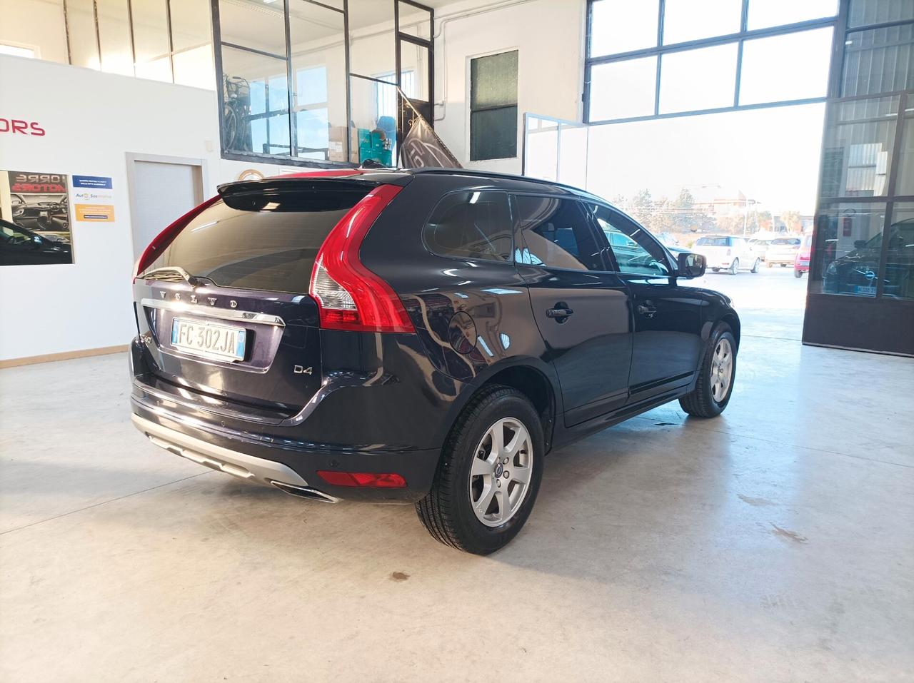 Volvo XC 60 CV 190 D4 Momentum 02/2016