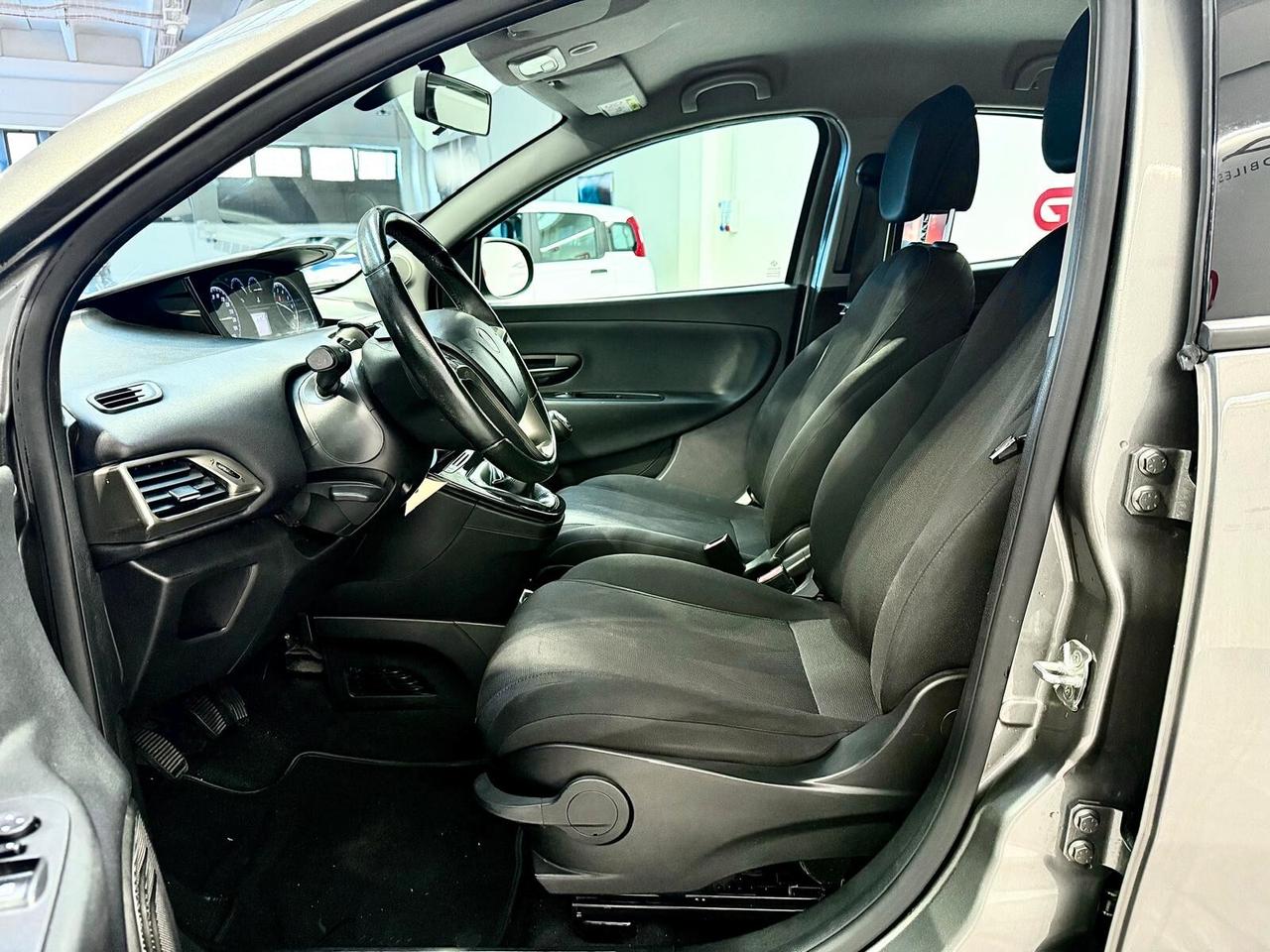 Lancia Ypsilon 1.2 69 CV 5 porte Gold