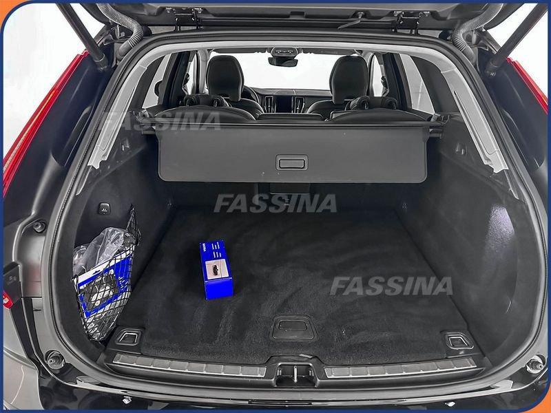 Volvo XC60 B4 automatico Plus Dark