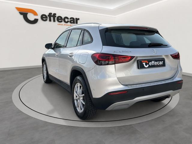 MERCEDES-BENZ GLA 200 d Automatic Business Extra