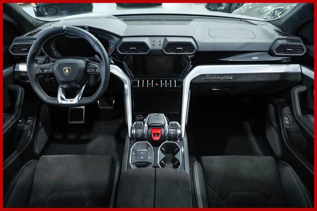 LAMBORGHINI Urus 4.0