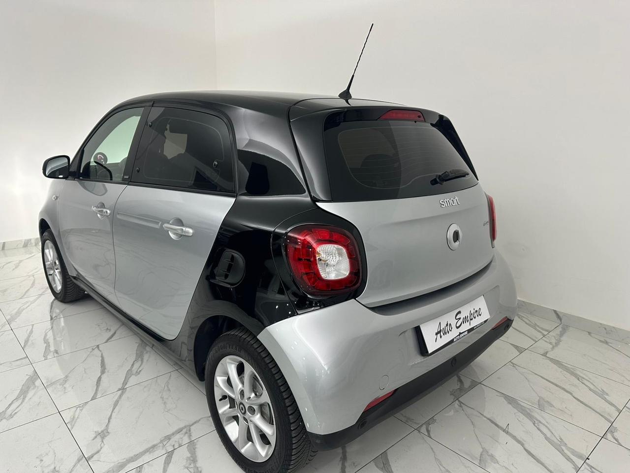 SMART FORFOUR PASSION NAVIGATORE/SENSORI/PACCHETTO LUCI