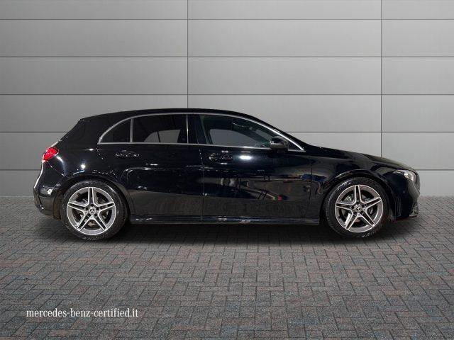 MERCEDES-BENZ A 180 d Automatic Premium