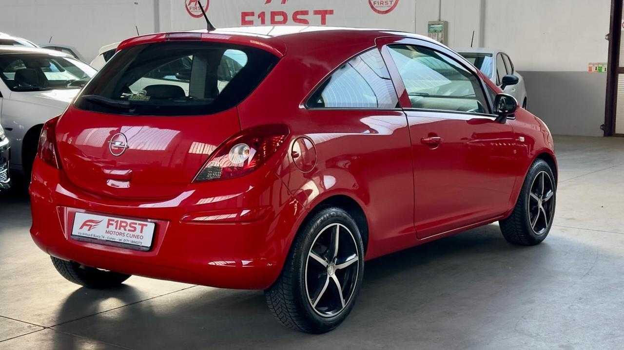 Opel Corsa 1.2 3 porte Sport