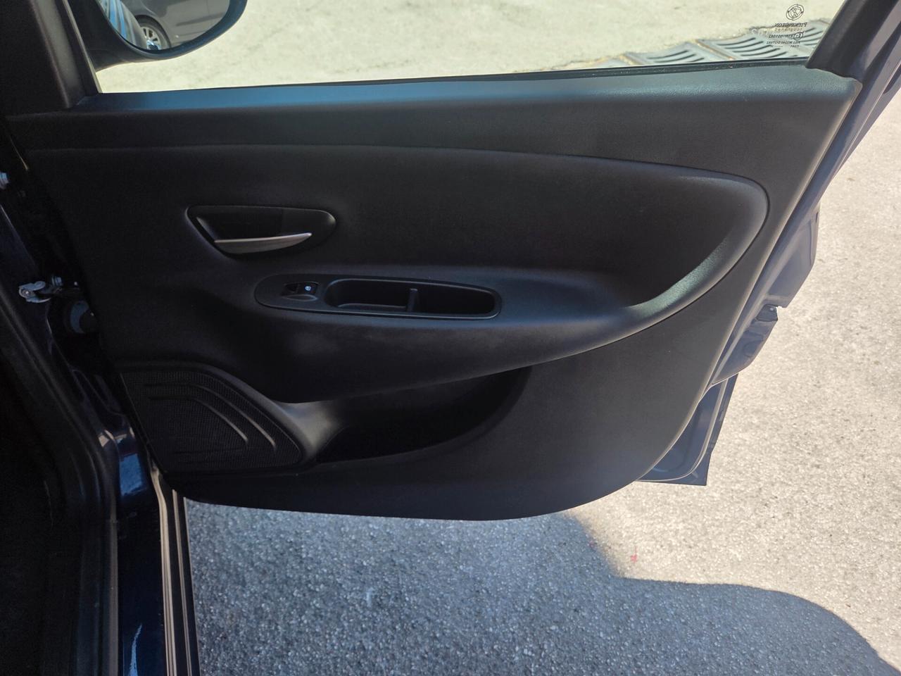 LANCIA YPSILON 1.2 BENZINA ANNO 2020 KM80000 CERT