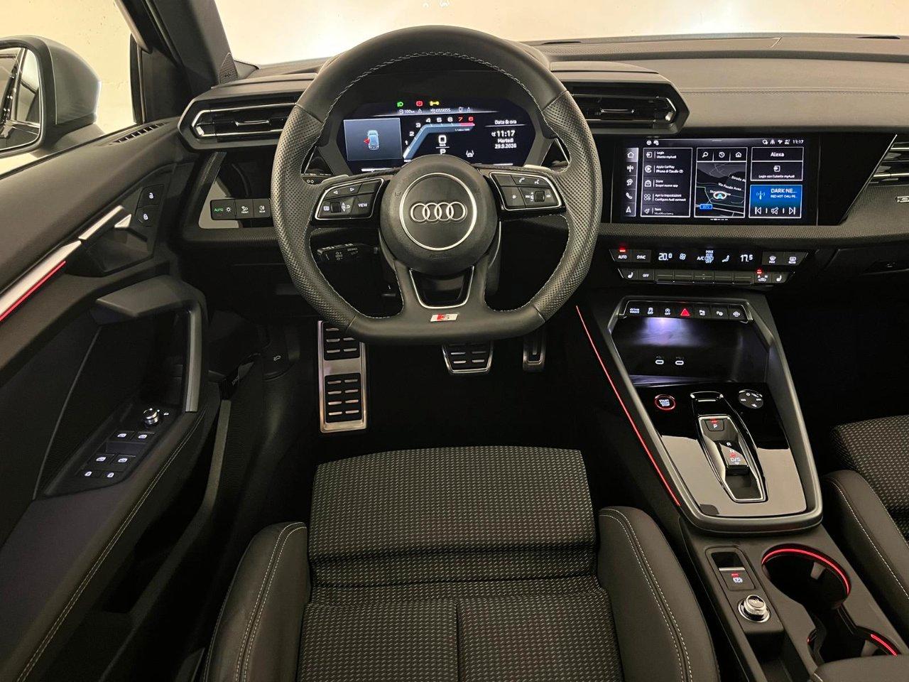 Audi S3 Sportback 2.0 tfsi quattro s-tronic AKRAPOVIC