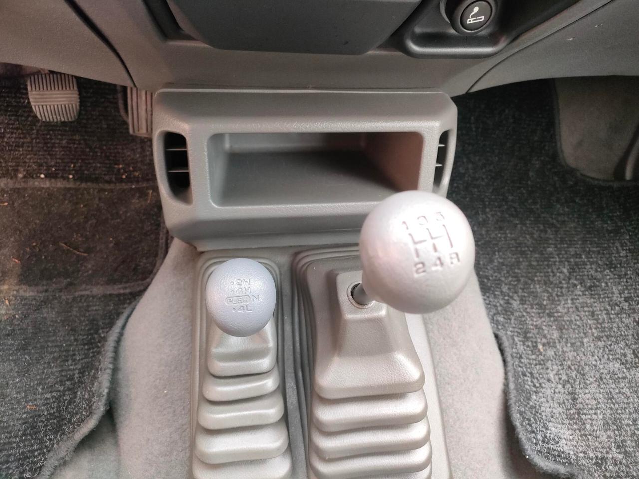 Ford Maverick 2.4i alias Nissan Terrano
