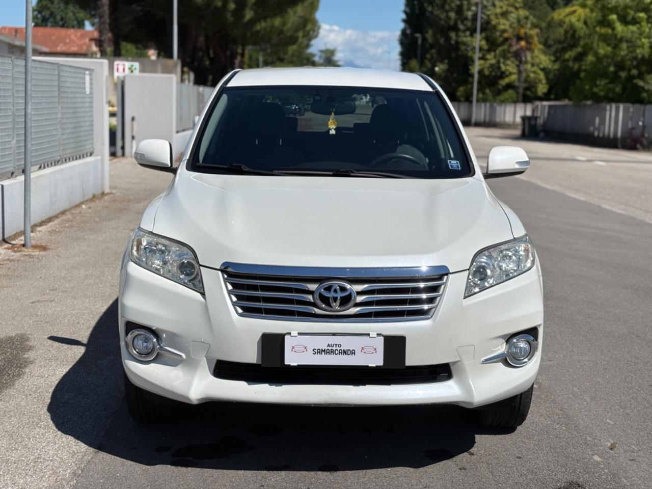 Toyota RAV 4 RAV4 2.2 D-4D 150 CV Lounge