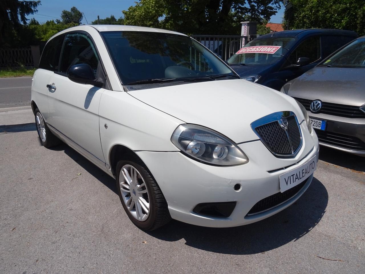 Lancia Ypsilon 1.2 69 CV UNYCA OK NEOPATENTATI