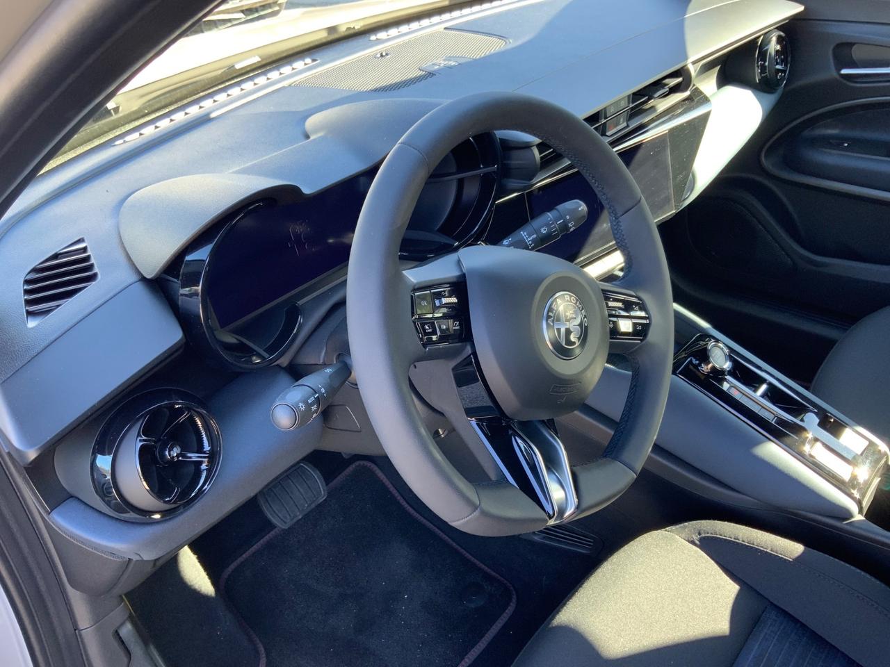 Alfa Romeo Junior 1.2 136 CV Hybrid eDCT6