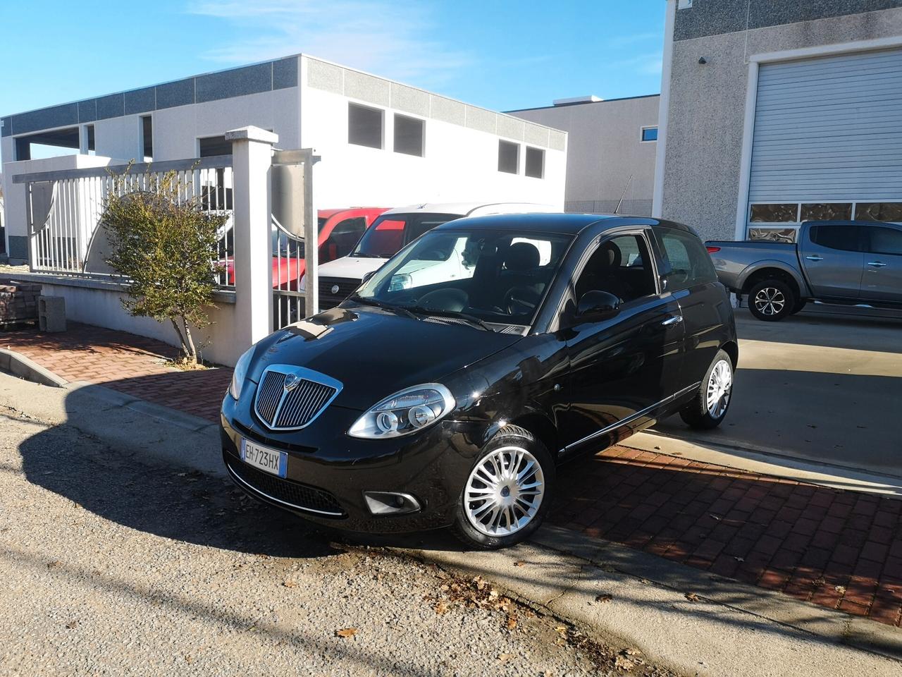 Lancia Ypsilon 1.3 MJT 75 CV Elle