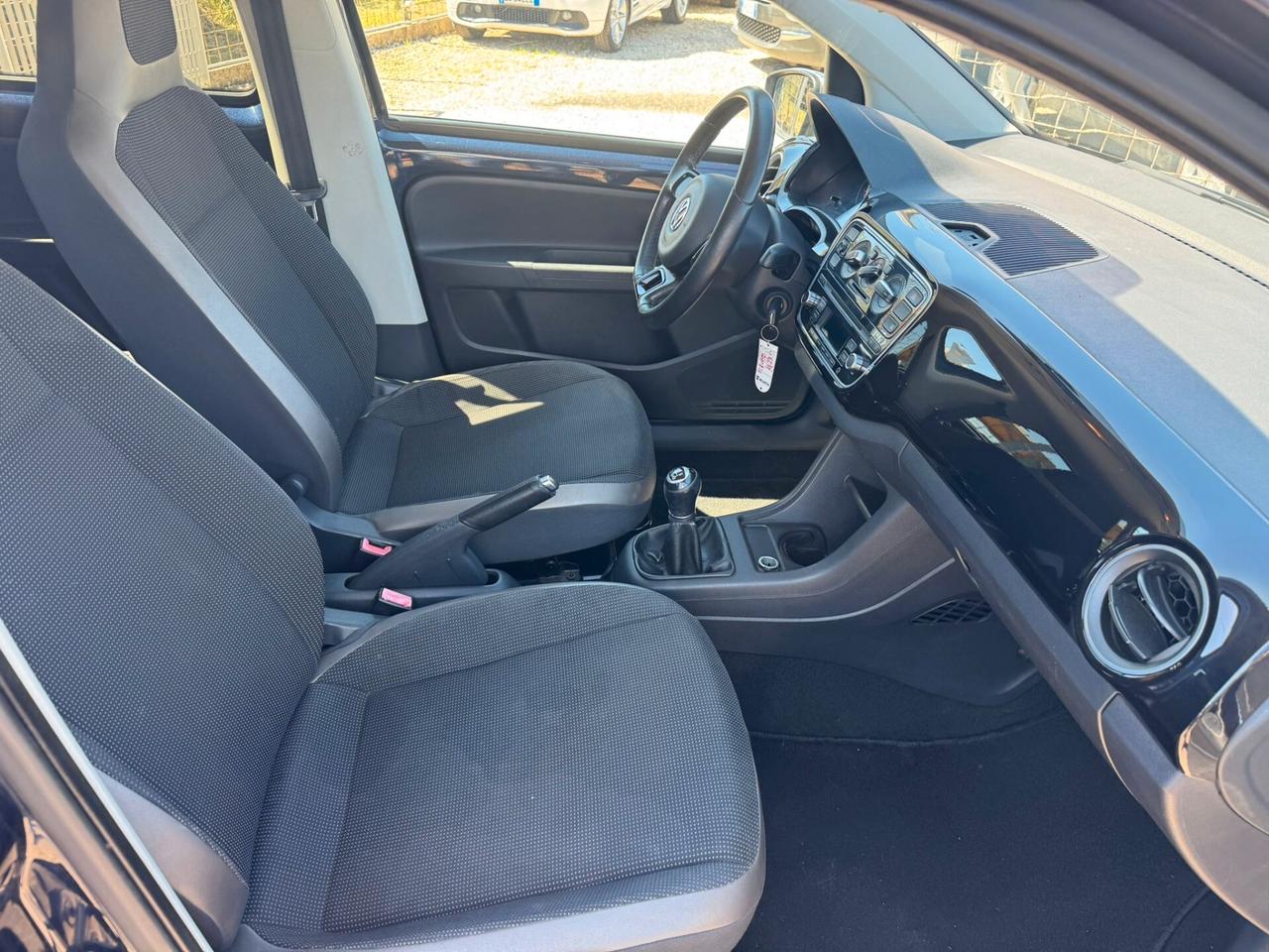 Volkswagen up! 1.0 75 CV 5p. take