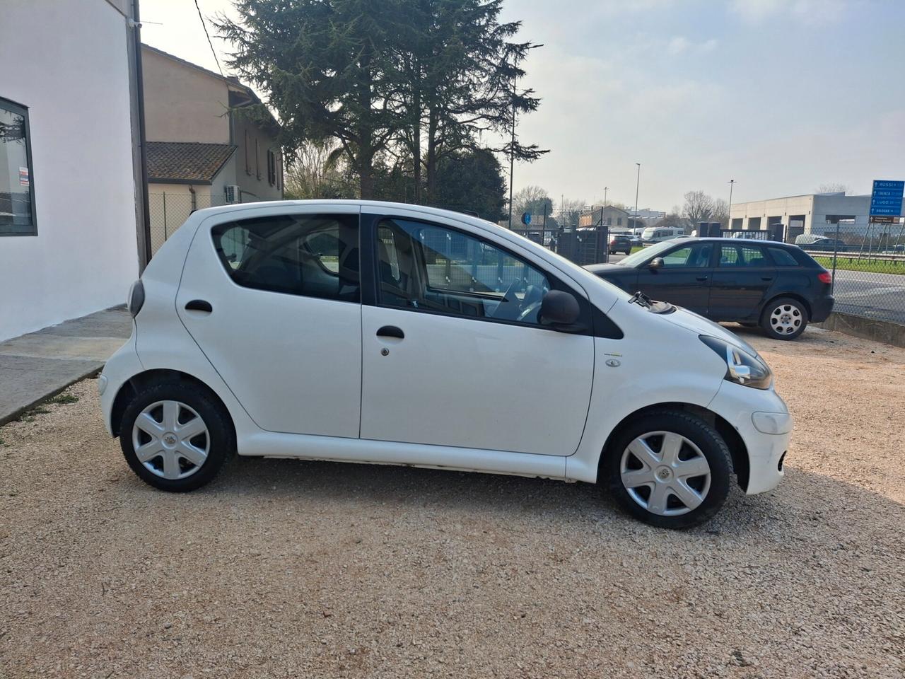 Toyota Aygo 1.0 12V VVT-i 5 porte Now Connect